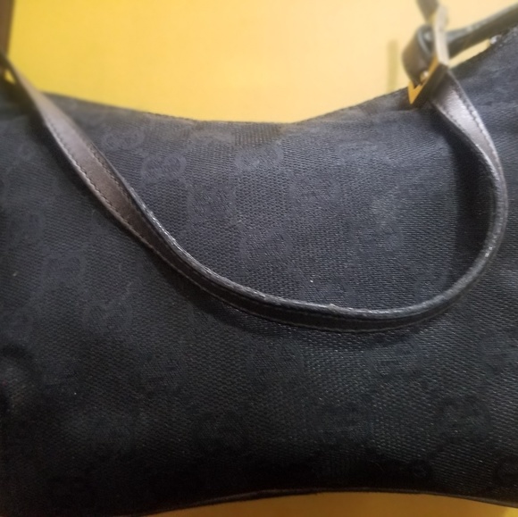 AUTHENTIC SMALL GUCCI BLACK HANDBAG - Picture 3 of 8